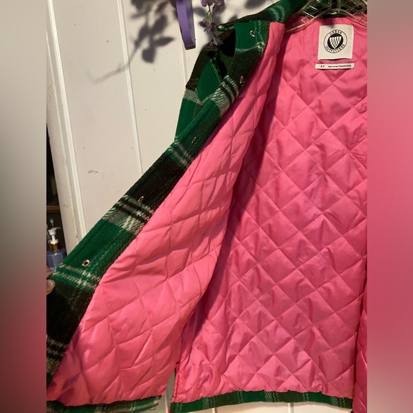 UO like new oversized green plaid flannel jacket w/hot pink quilted lining,Small - Picture 7 of 13